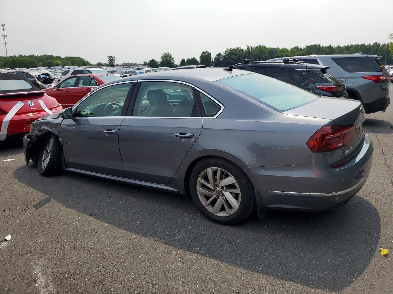 2018 VOLKSWAGEN PASSAT SE — снимка 2