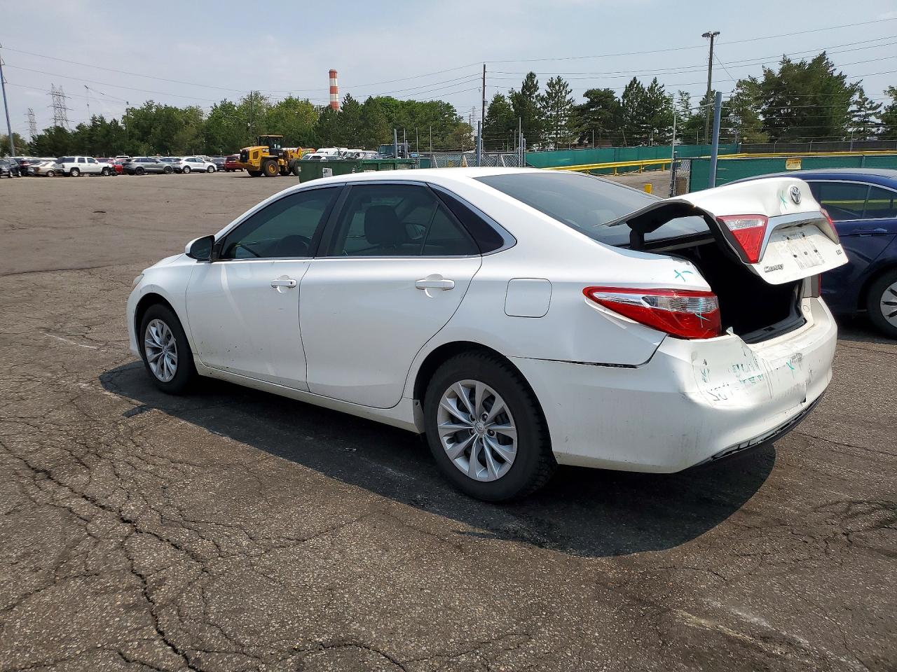 2015 TOYOTA CAMRY LE — снимка 2