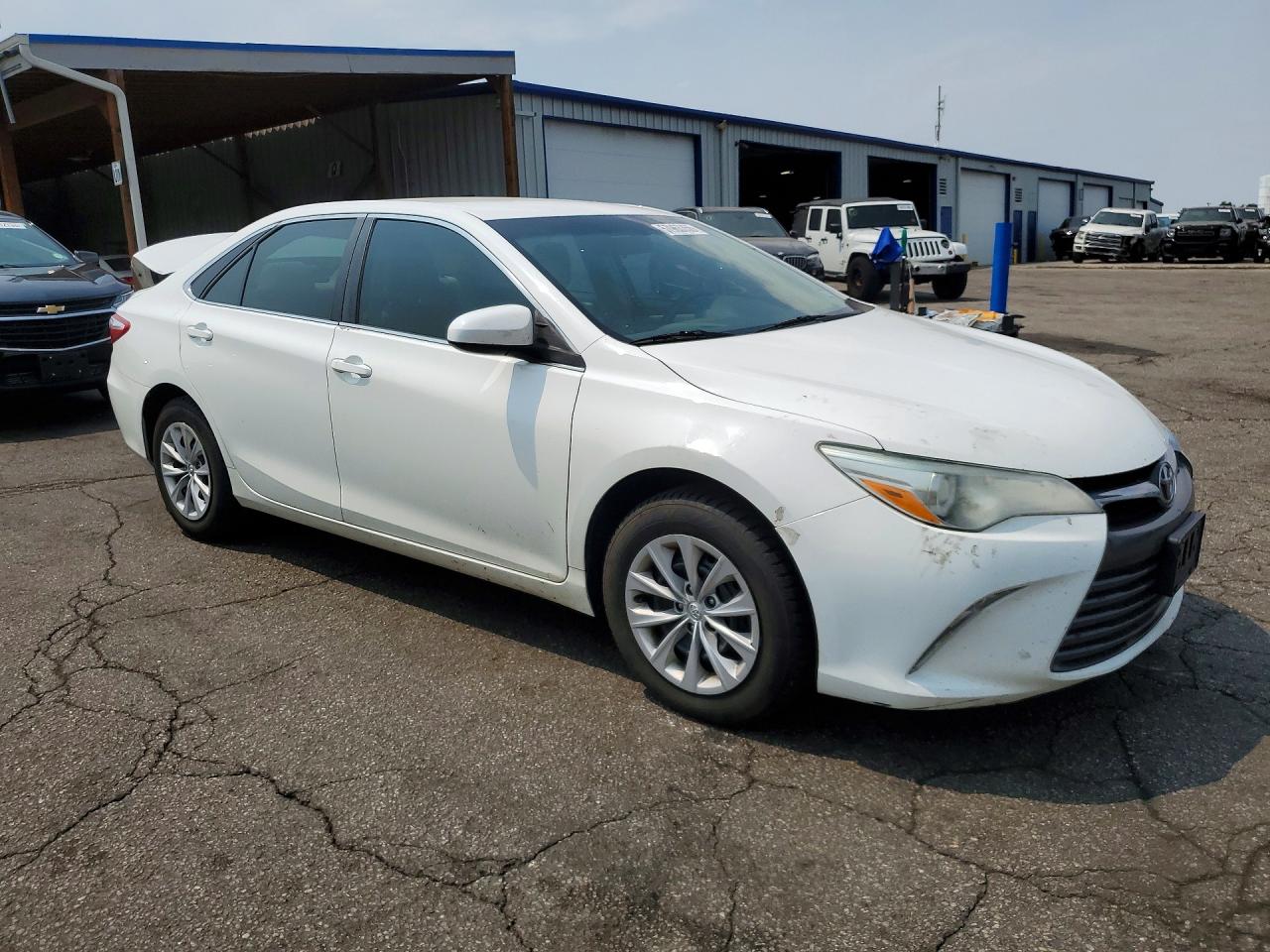 2015 TOYOTA CAMRY LE — снимка 4