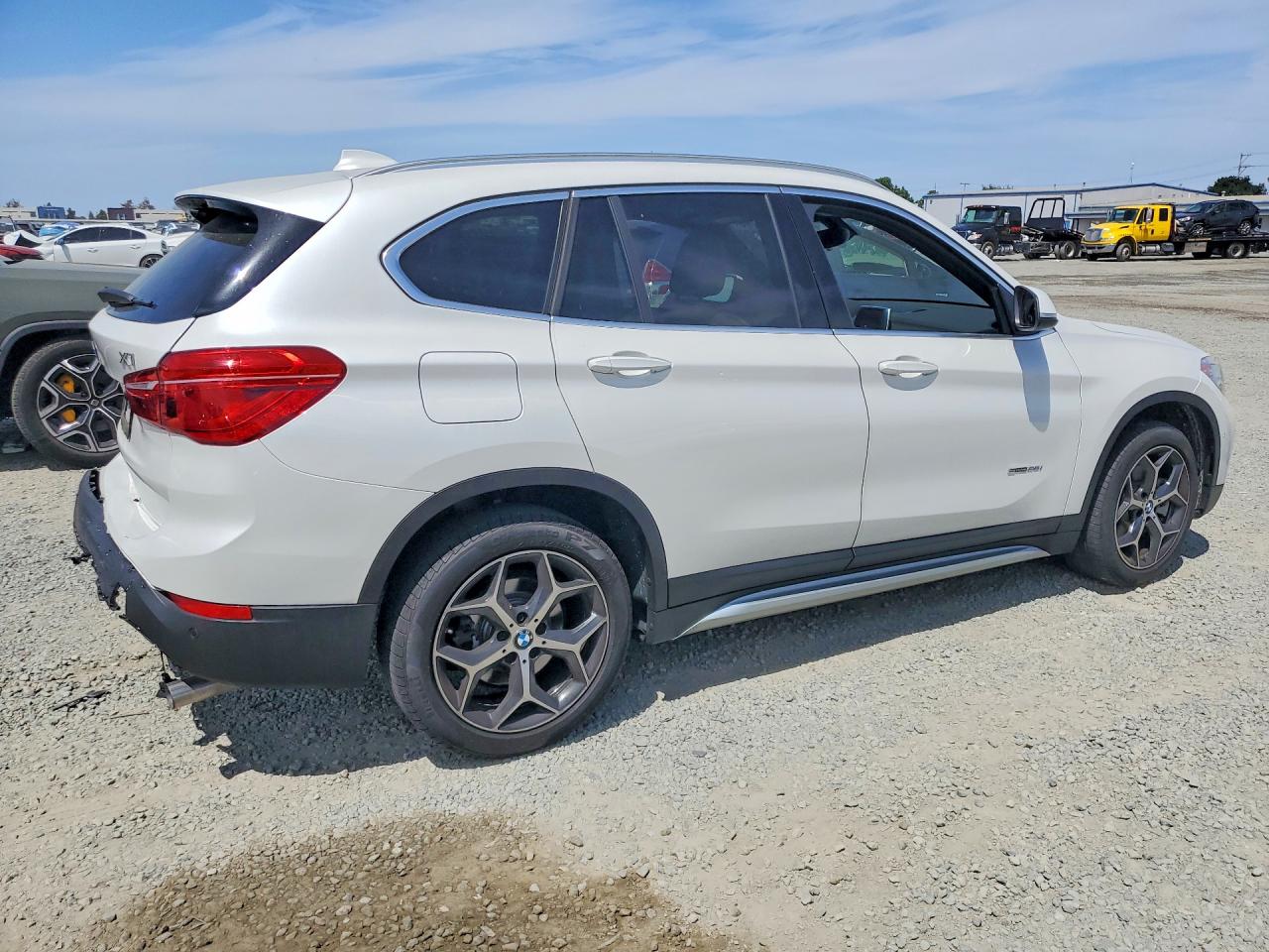 2018 BMW X1 SDRIVE28I — снимка 3
