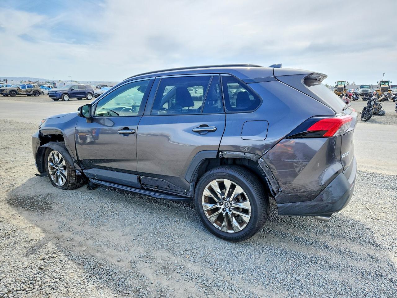 2019 TOYOTA RAV4 XLE PREMIUM — снимка 2