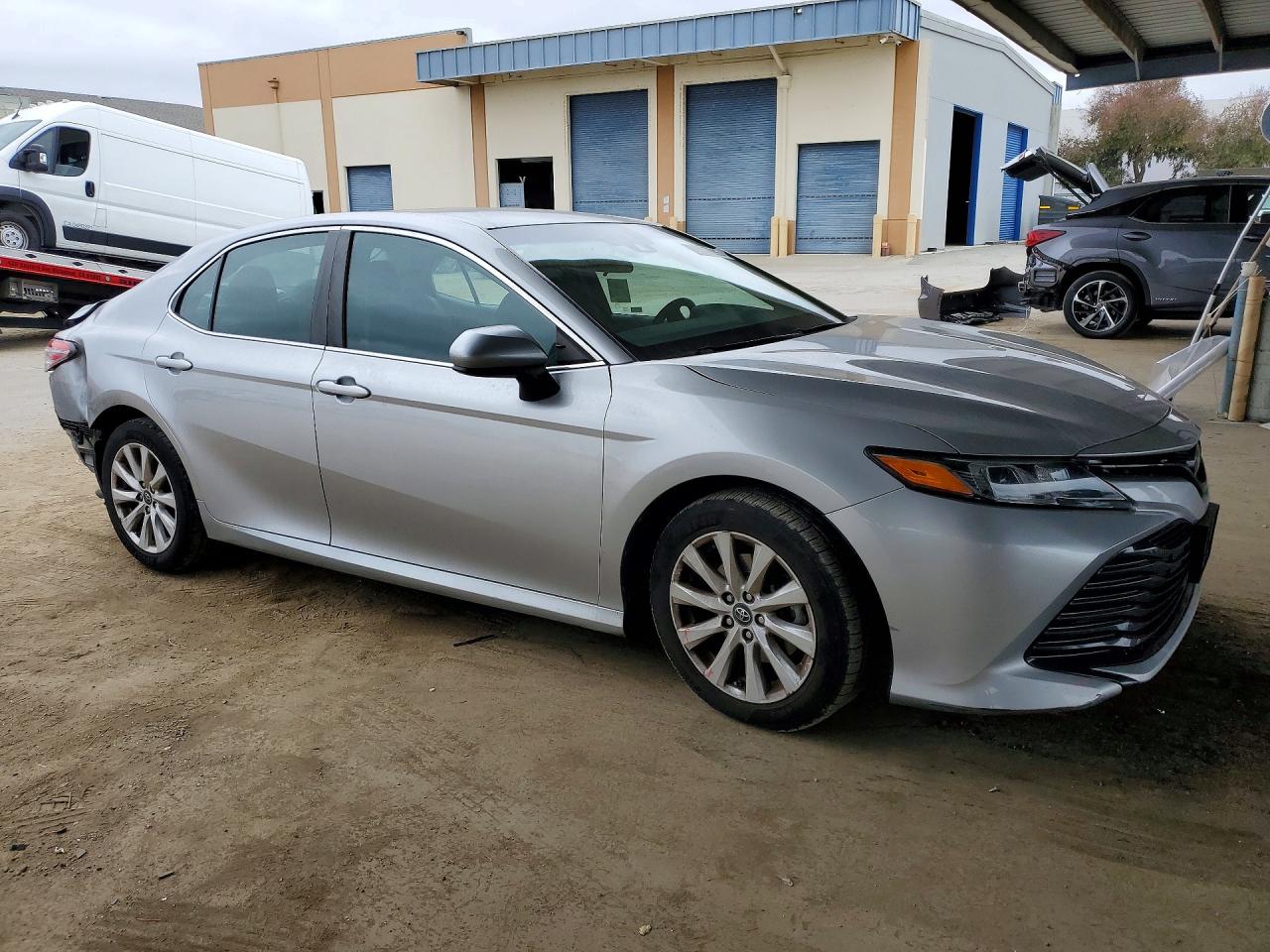 2018 TOYOTA CAMRY LE — снимка 4
