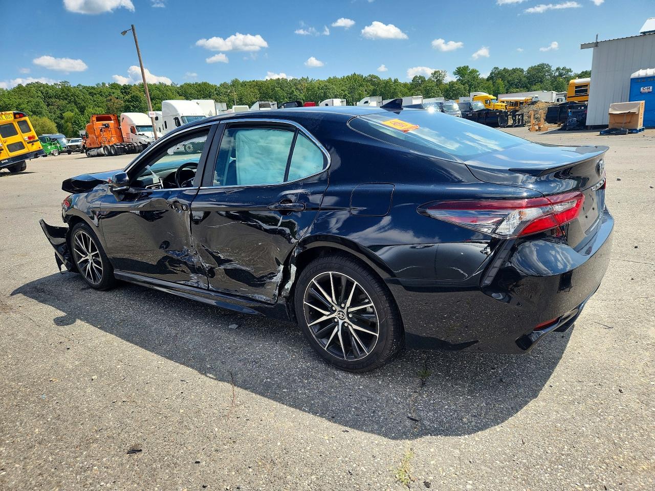 2023 TOYOTA CAMRY SE — снимка 2