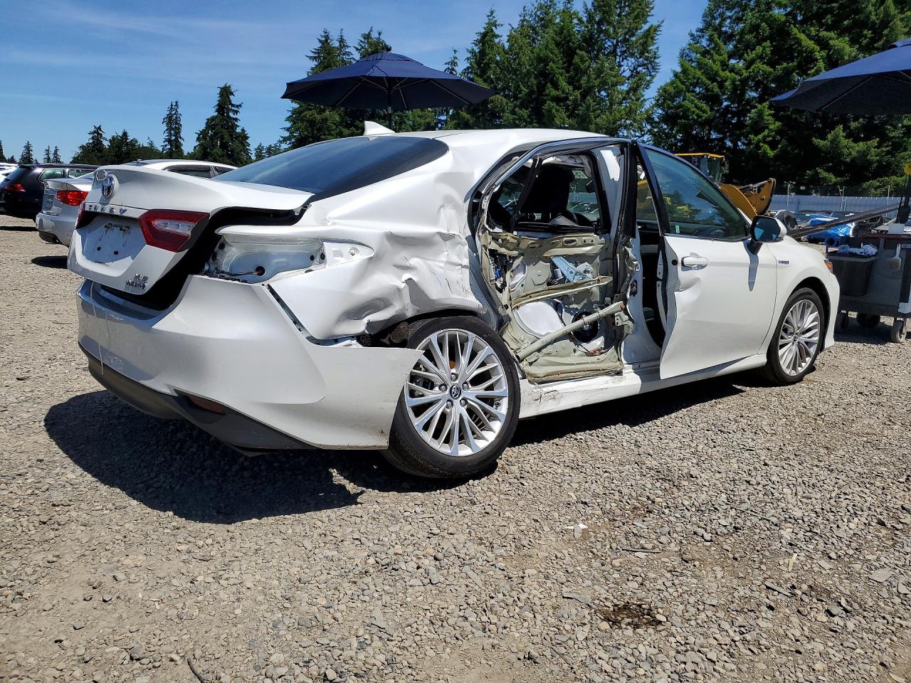 2019 TOYOTA CAMRY HYBRID XLE — снимка 3
