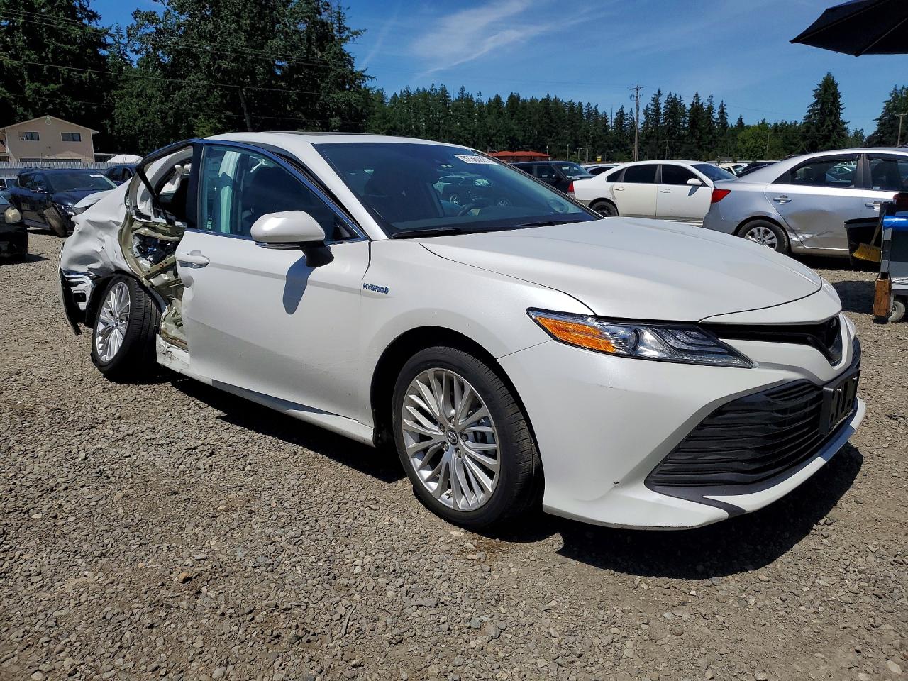 2019 TOYOTA CAMRY HYBRID XLE — снимка 4