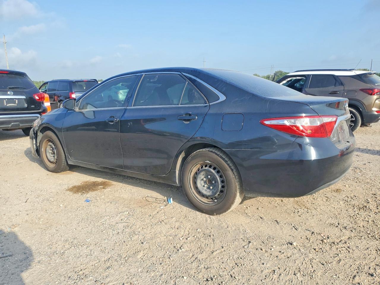 2017 TOYOTA CAMRY LE — снимка 2