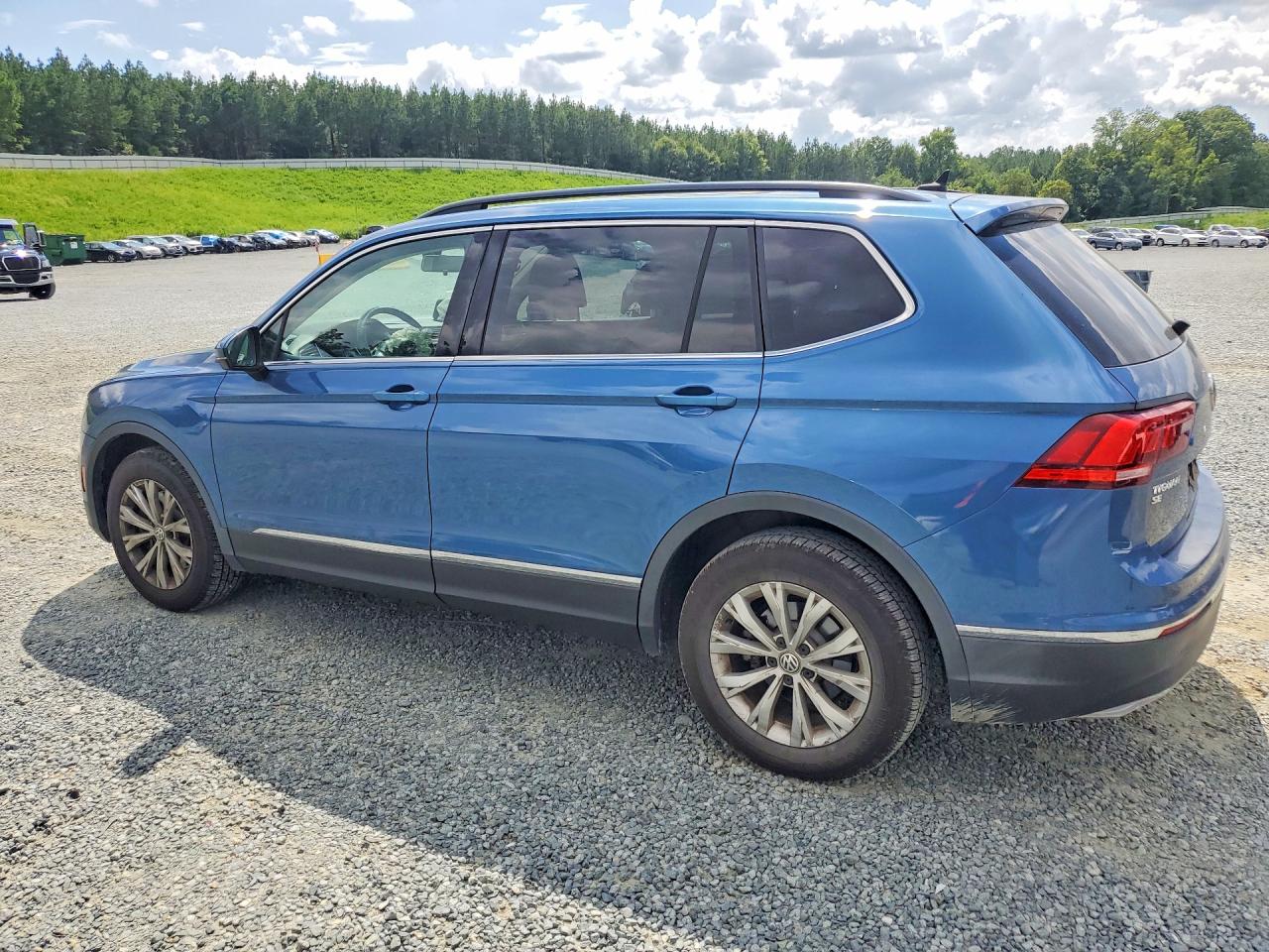 2018 VOLKSWAGEN TIGUAN SE — снимка 2