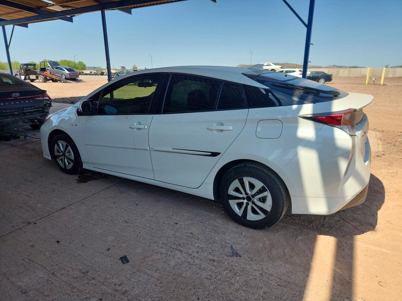 2016 TOYOTA PRIUS TWO — снимка 2