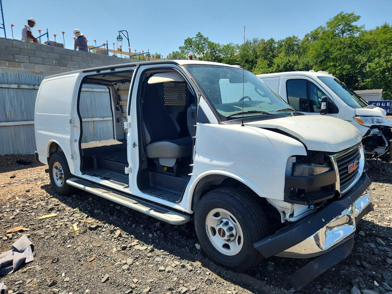 2025 GMC SAVANA G2500 — снимка 4