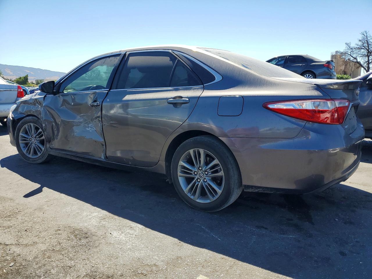 2015 TOYOTA CAMRY SE — снимка 2