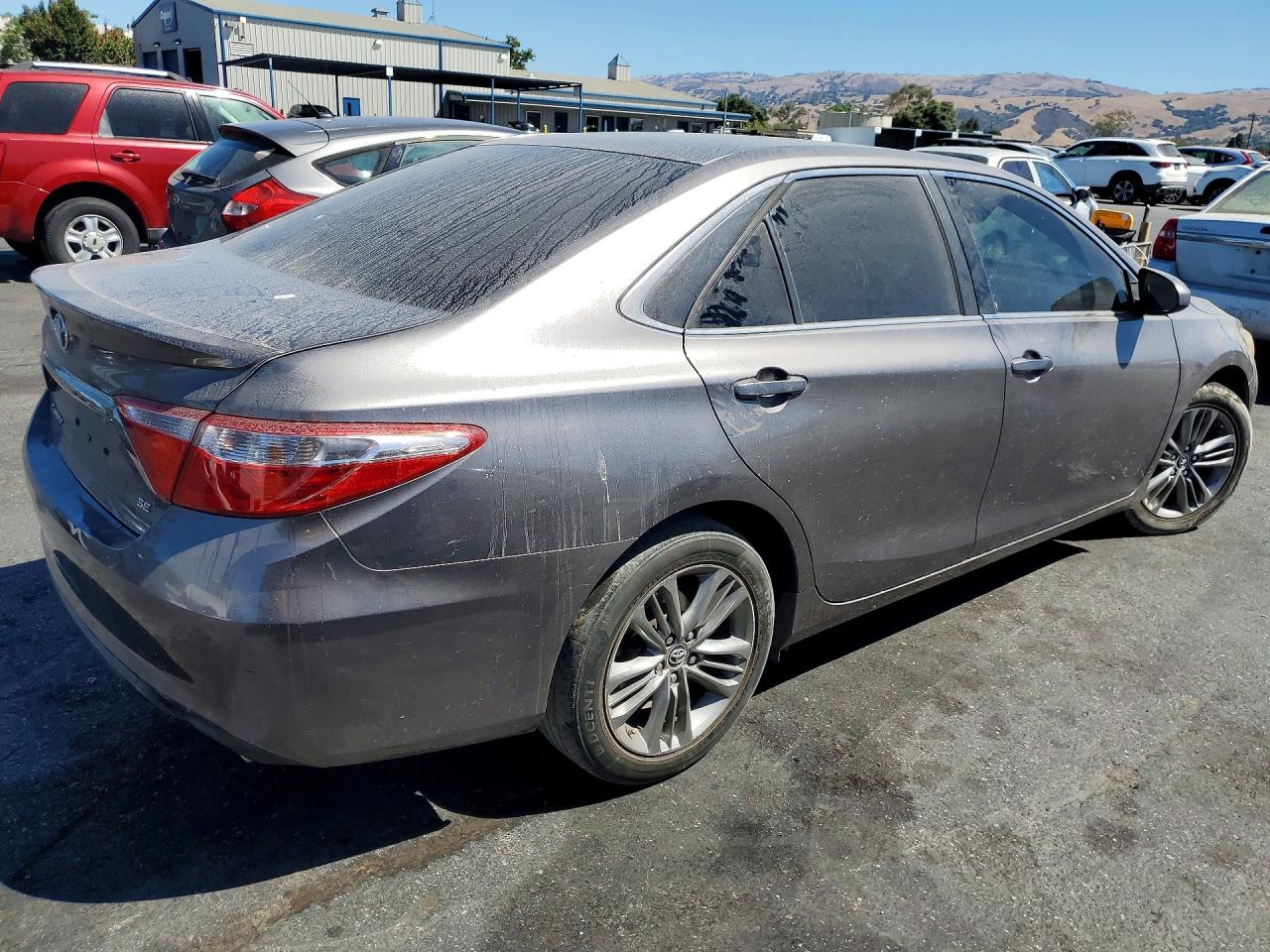 2015 TOYOTA CAMRY SE — снимка 3