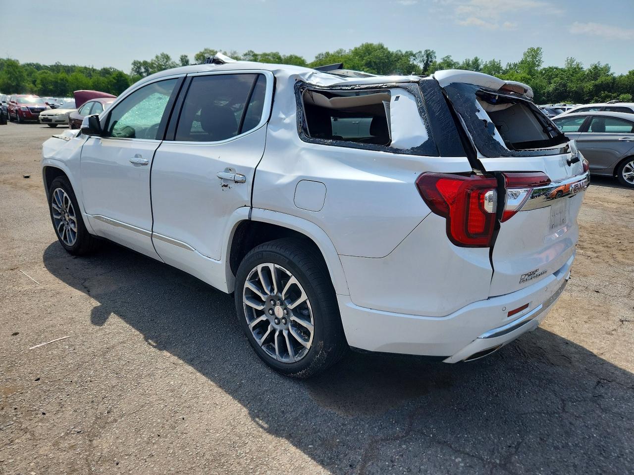 2022 GMC ACADIA DENALI — снимка 2