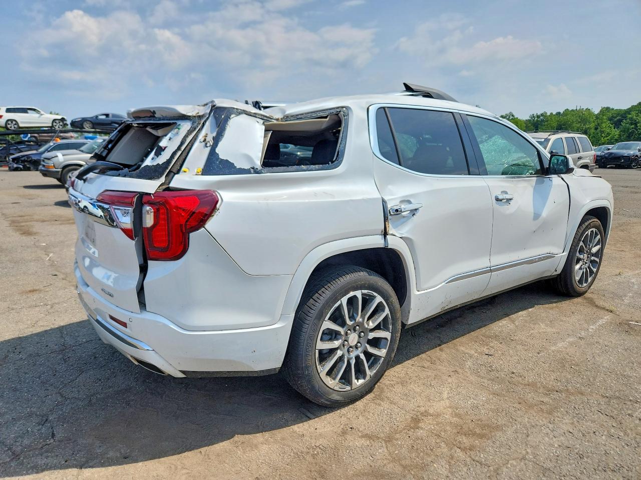 2022 GMC ACADIA DENALI — снимка 3