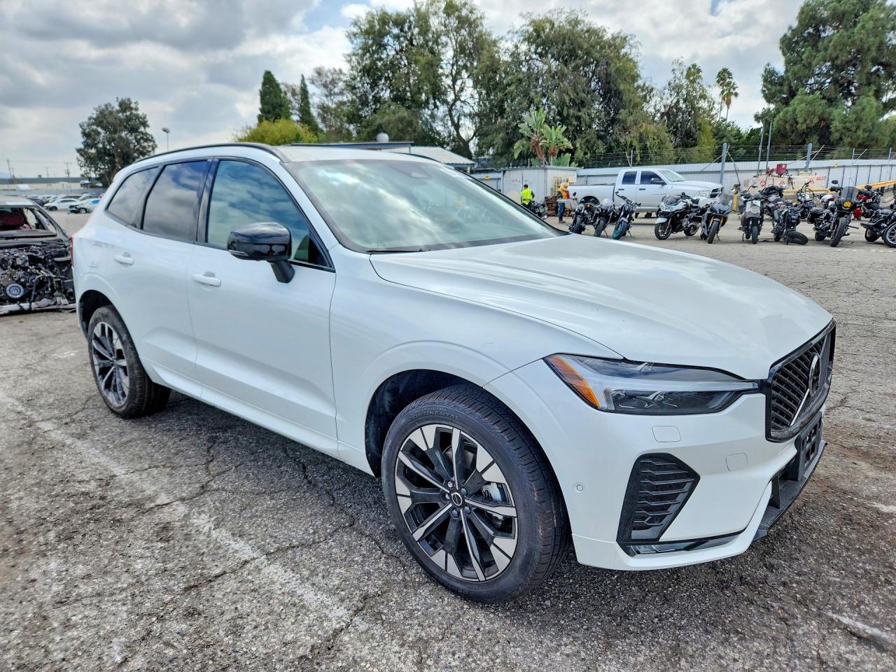 2026 VOLVO XC60 PLUS — снимка 4
