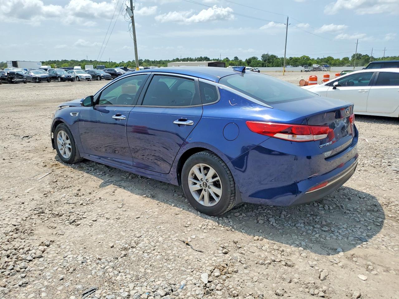 2017 KIA OPTIMA LX — снимка 2