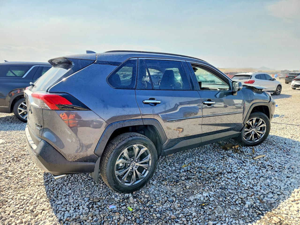 2025 TOYOTA RAV4 LIMITED — снимка 3
