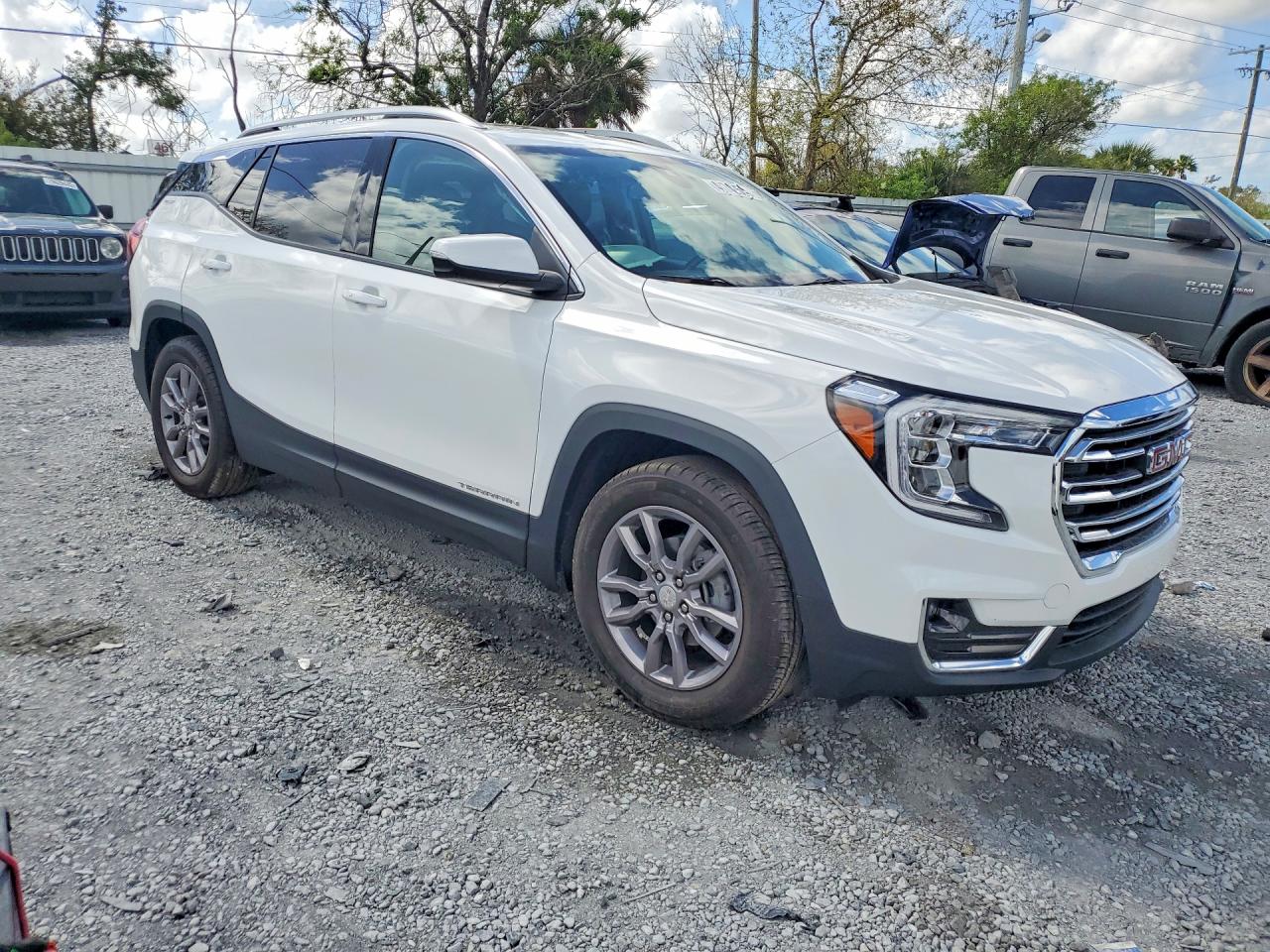 2024 GMC TERRAIN SLT — снимка 4