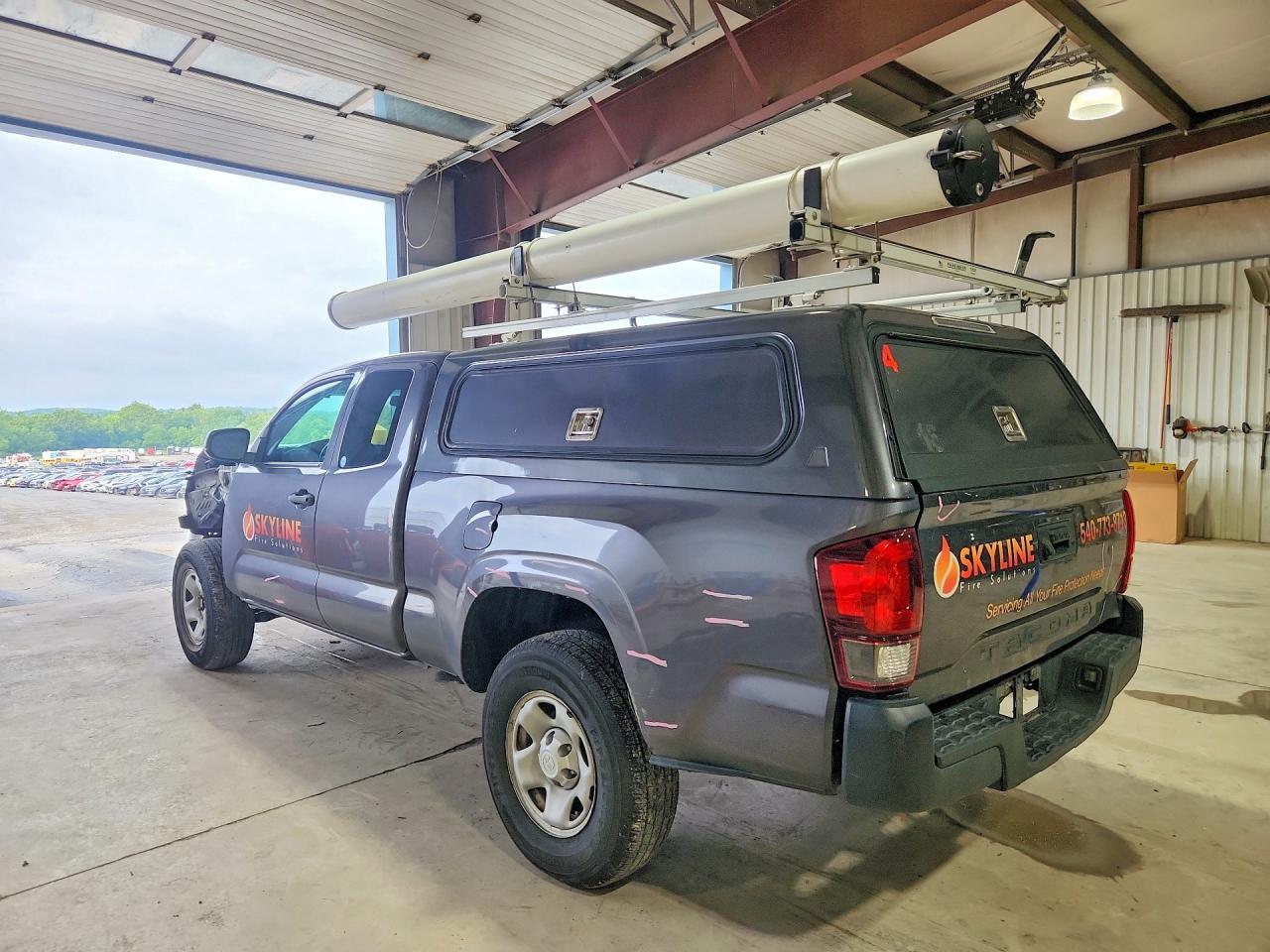 2022 TOYOTA TACOMA SR — снимка 2