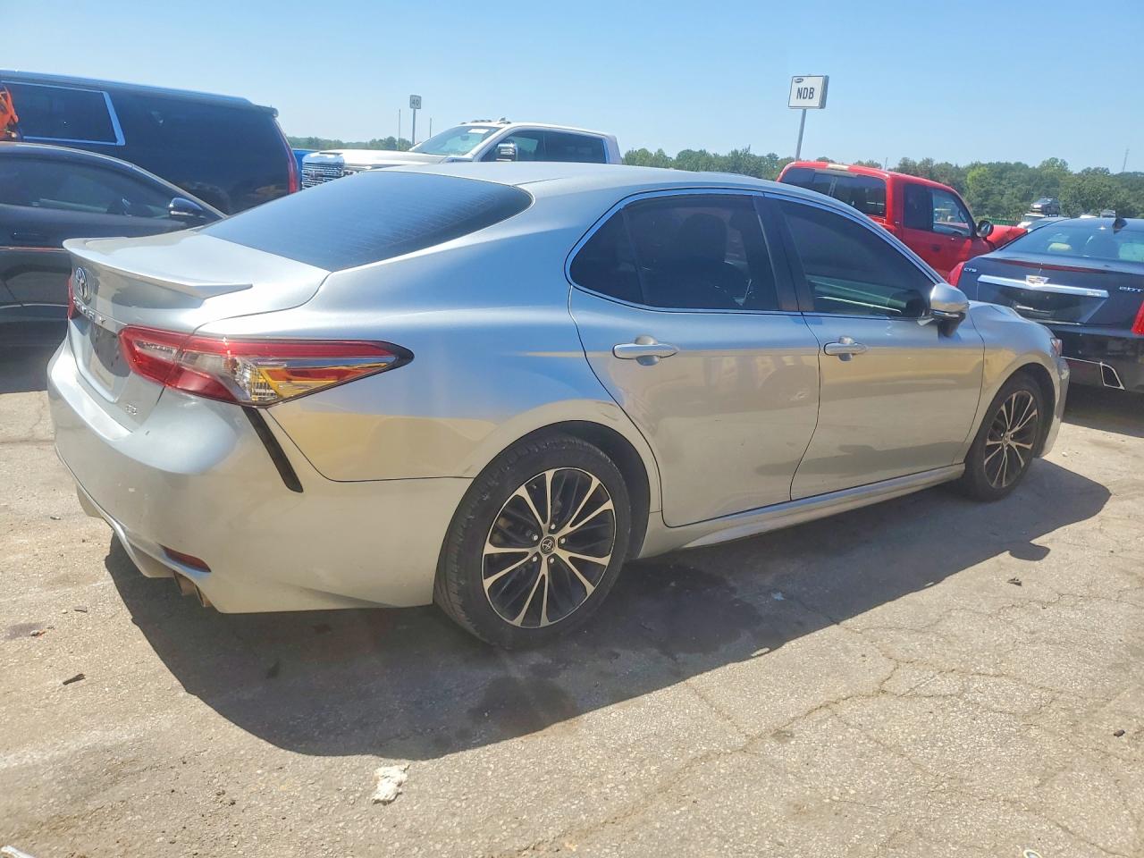 2018 TOYOTA CAMRY SE — снимка 3