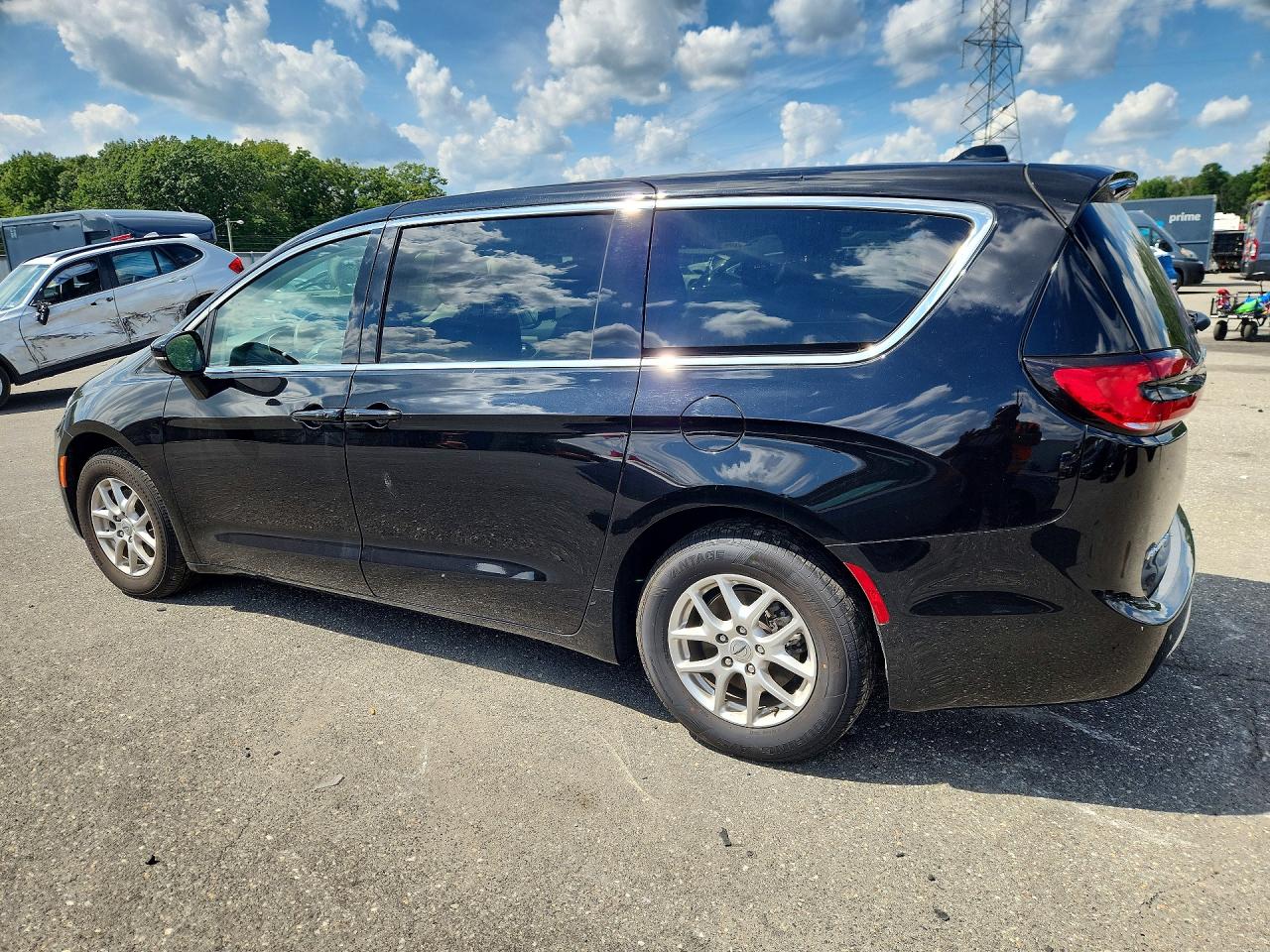 2024 CHRYSLER PACIFICA TOURING L — снимка 2