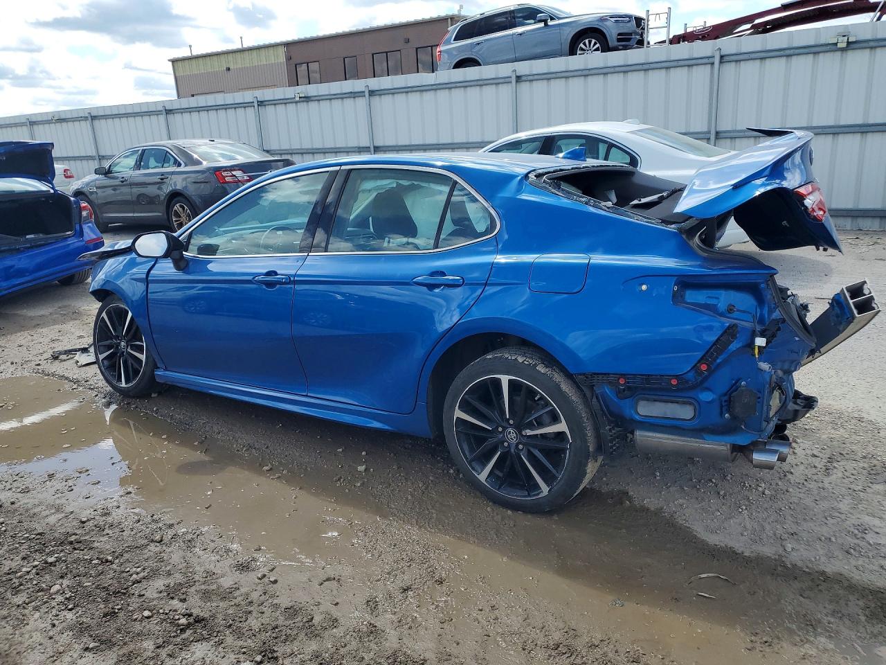 2019 TOYOTA CAMRY XSE — снимка 2