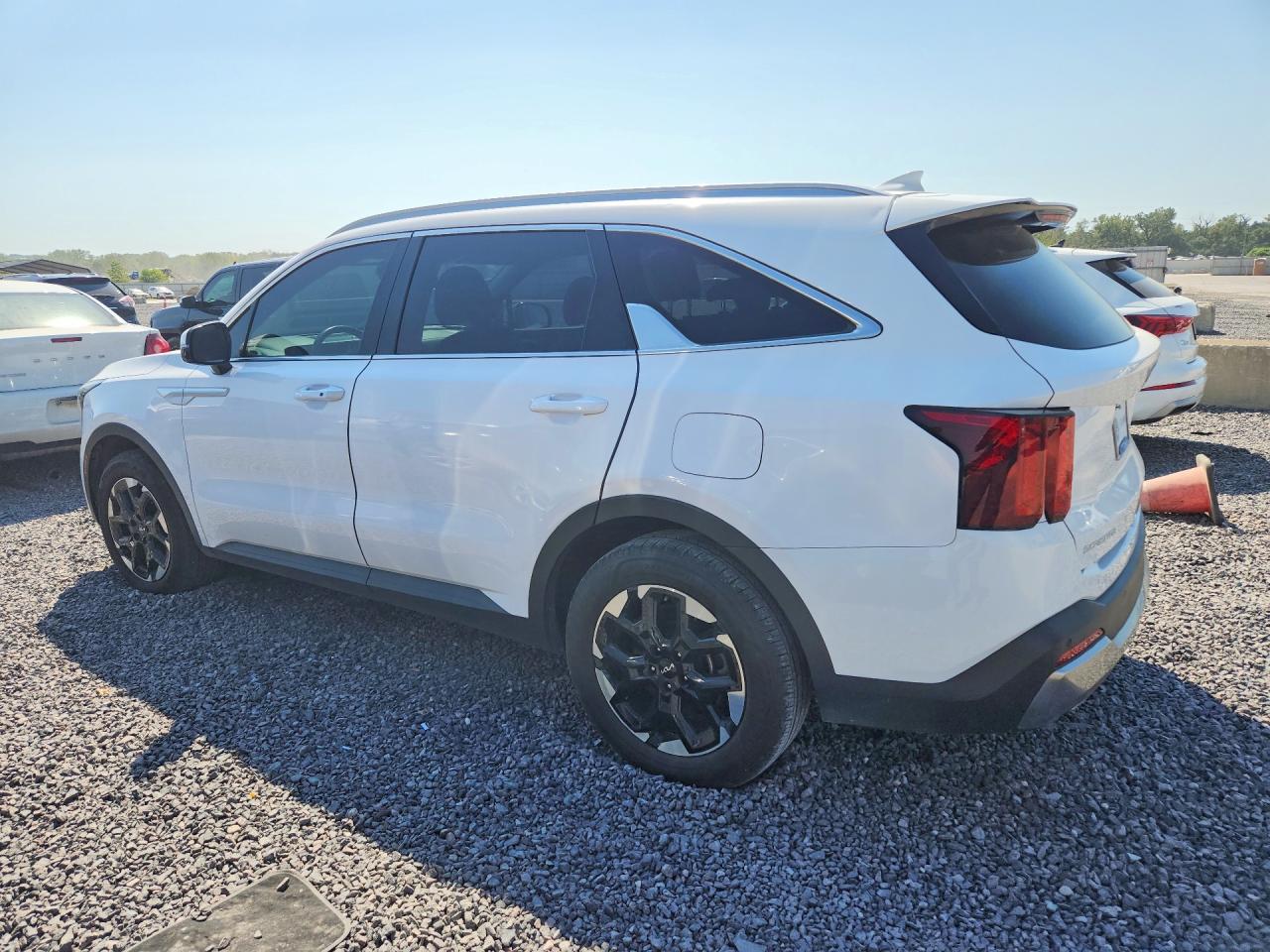 2024 KIA SORENTO S — снимка 2