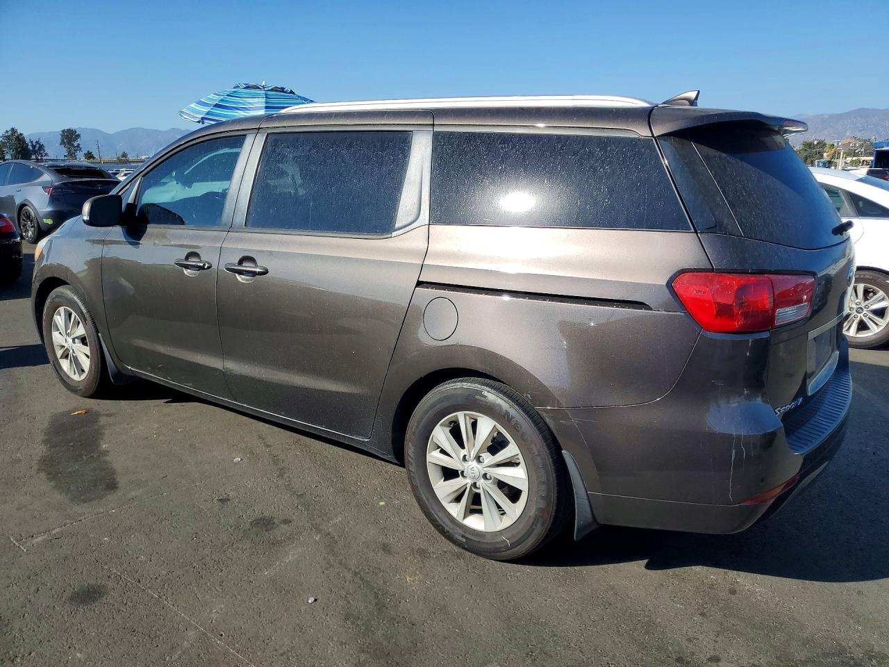 2016 KIA SEDONA LX — снимка 2