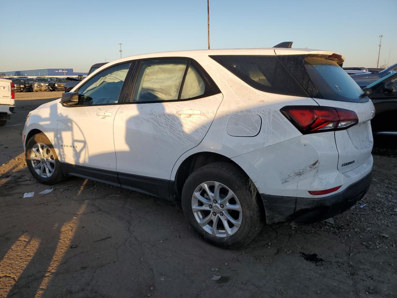 2023 CHEVROLET EQUINOX LS — снимка 2