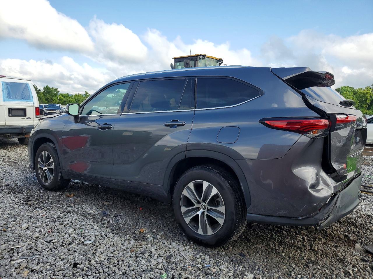 2021 TOYOTA HIGHLANDER XLE — снимка 2