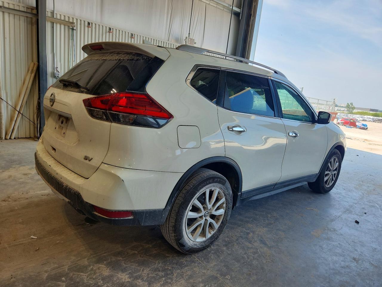 2017 NISSAN ROGUE SV — снимка 3