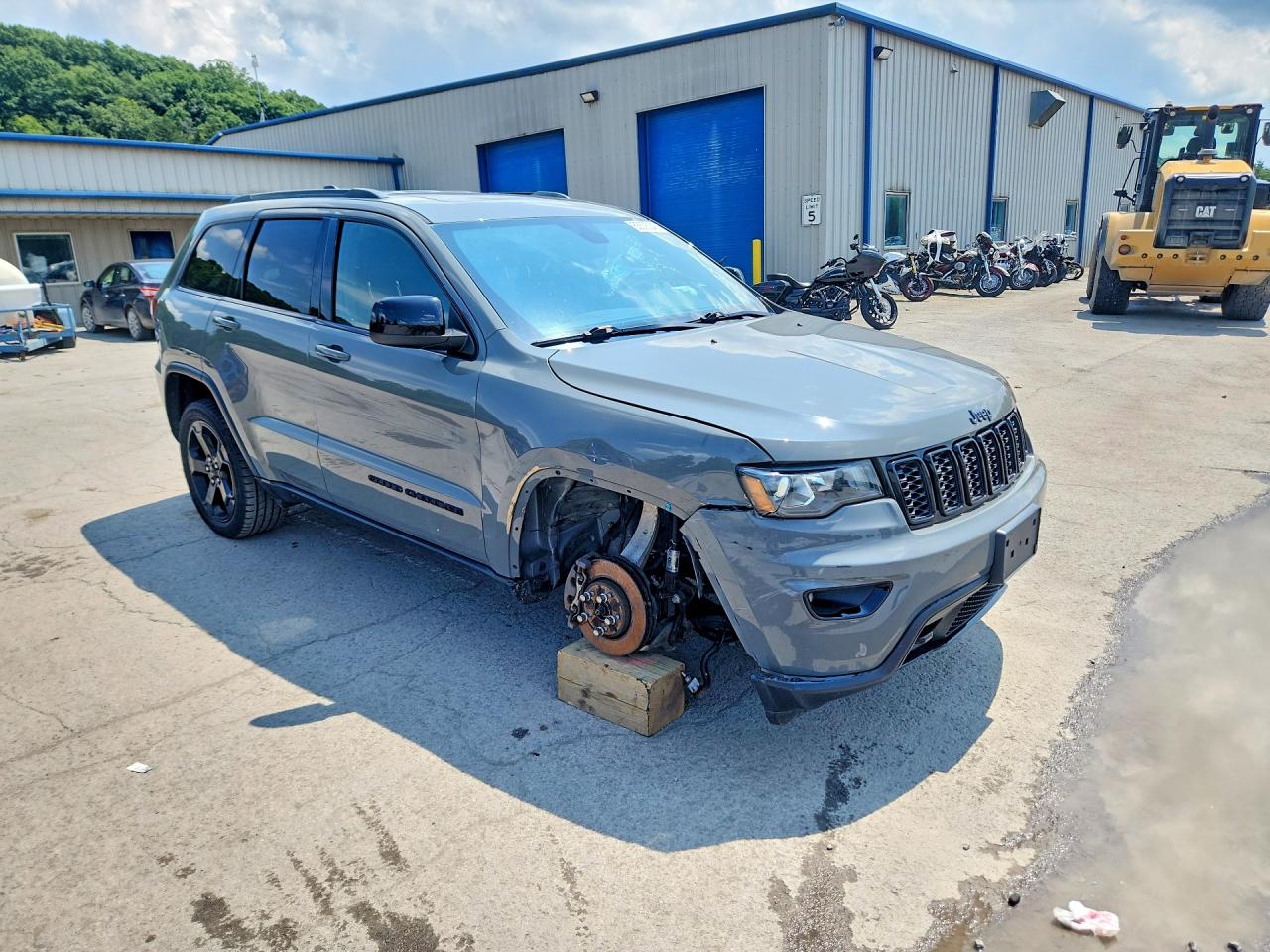 2019 JEEP GRAND CHEROKEE LAREDO — снимка 4