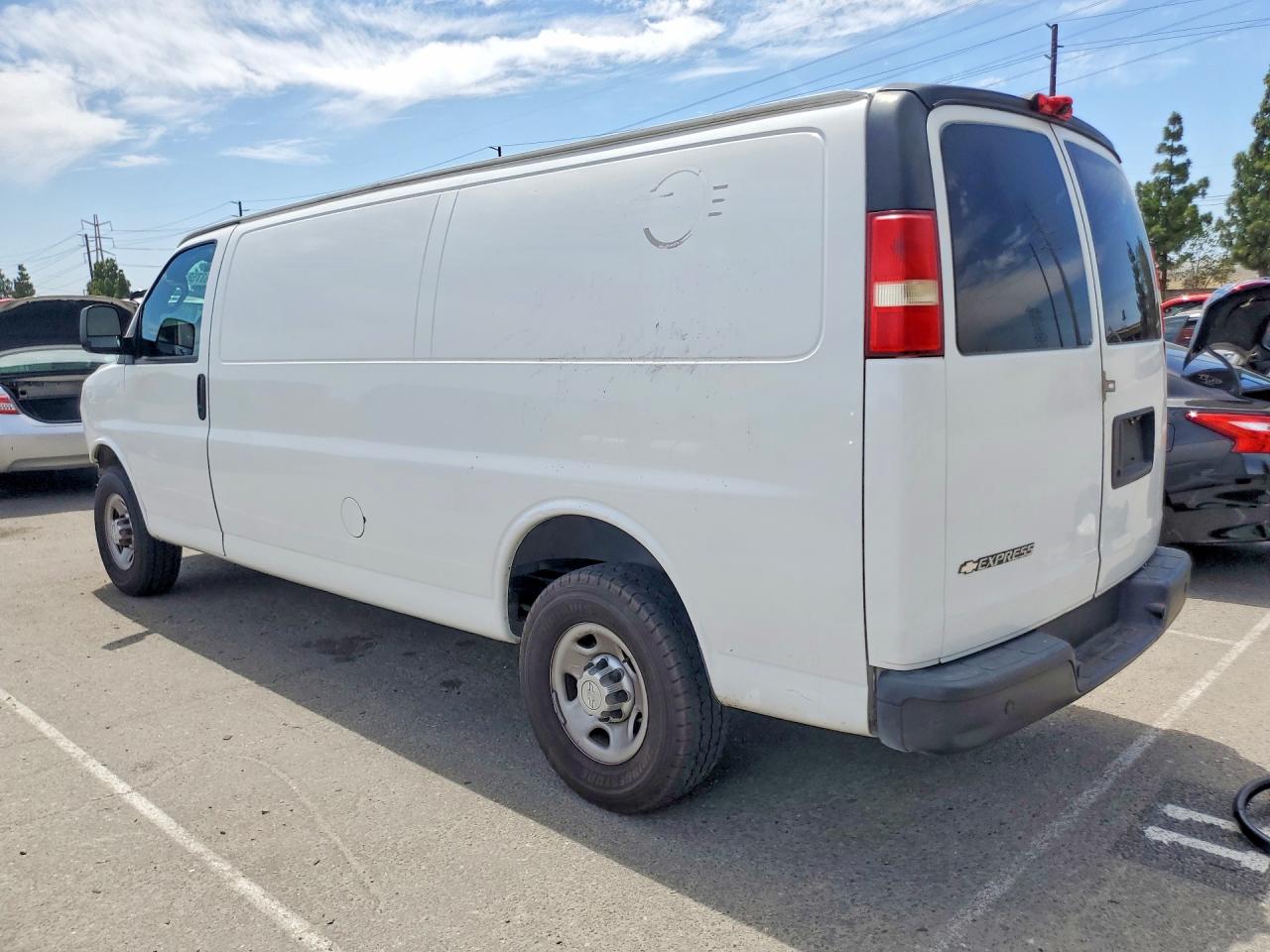 2017 CHEVROLET EXPRESS G2500 — снимка 2
