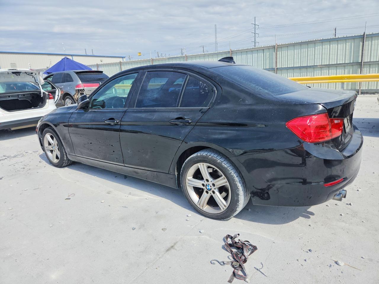 2013 BMW 328 I — снимка 2