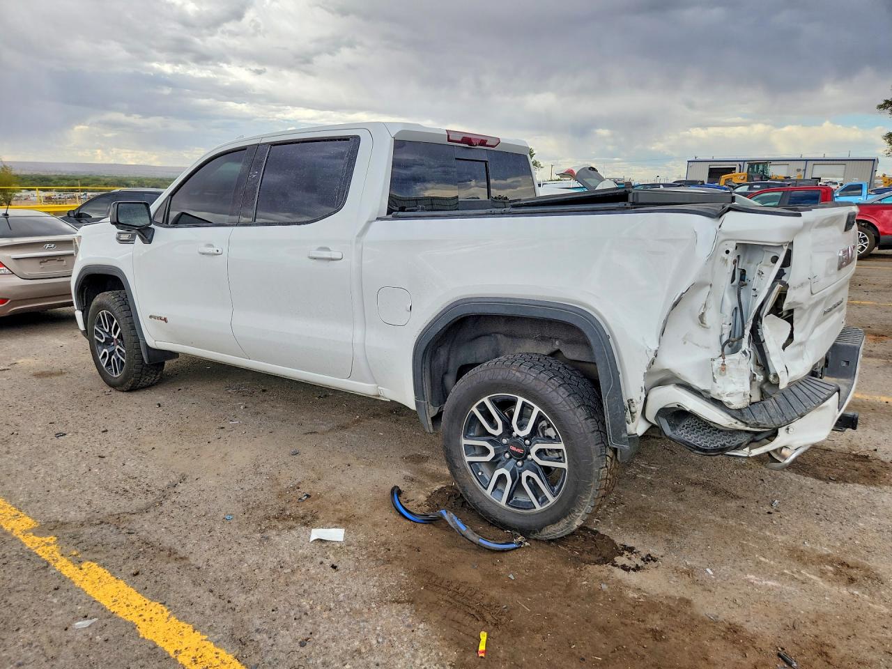 2023 GMC SIERRA K1500 AT4 — снимка 2