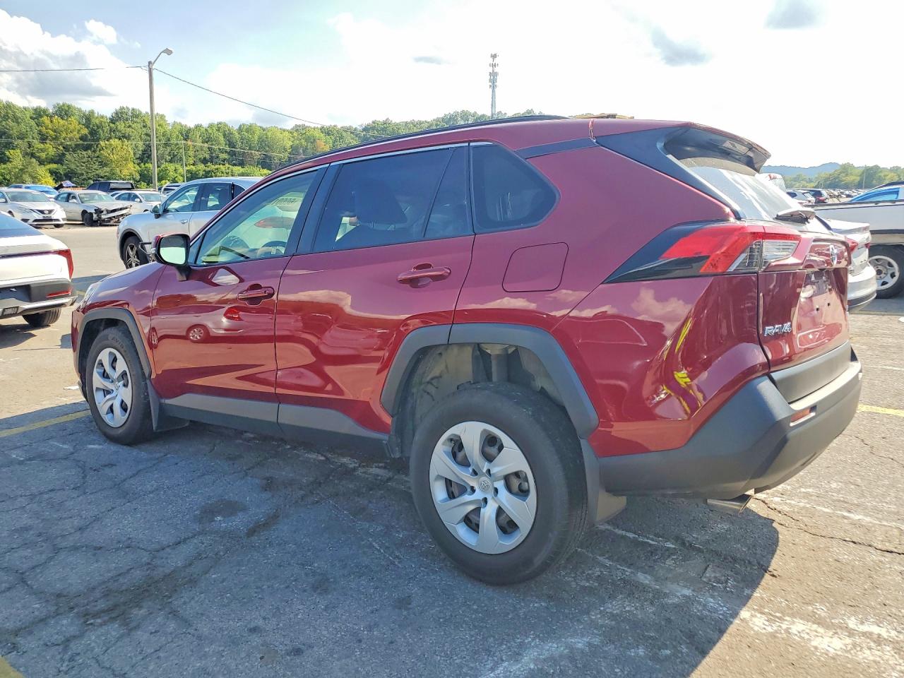 2019 TOYOTA RAV4 LE — снимка 2