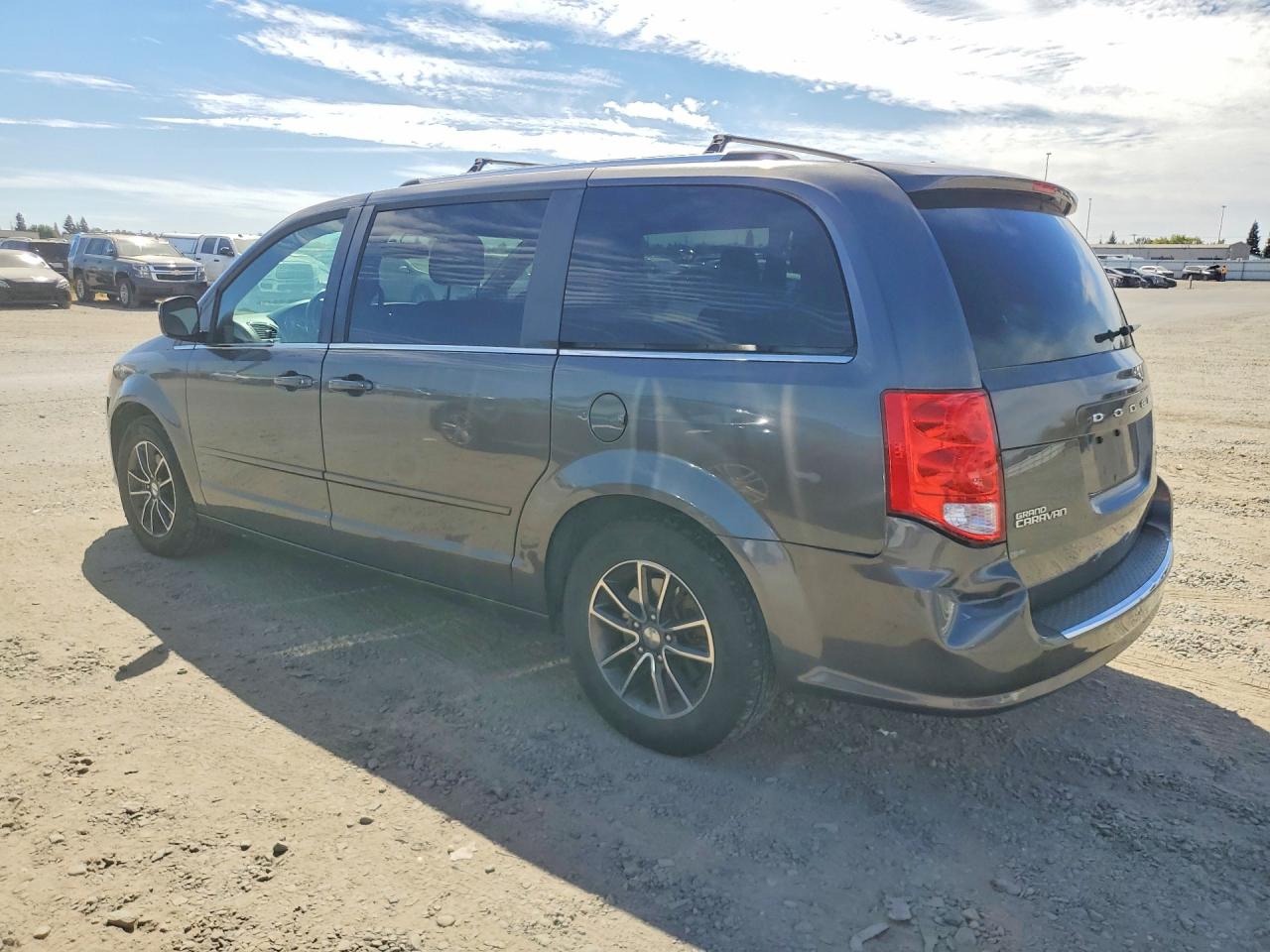 2017 DODGE GRAND CARAVAN SXT — снимка 2