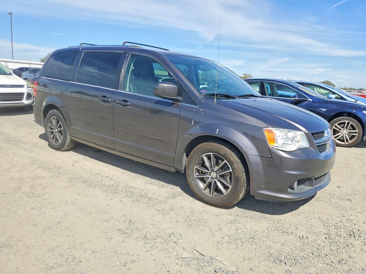 2017 DODGE GRAND CARAVAN SXT — снимка 4