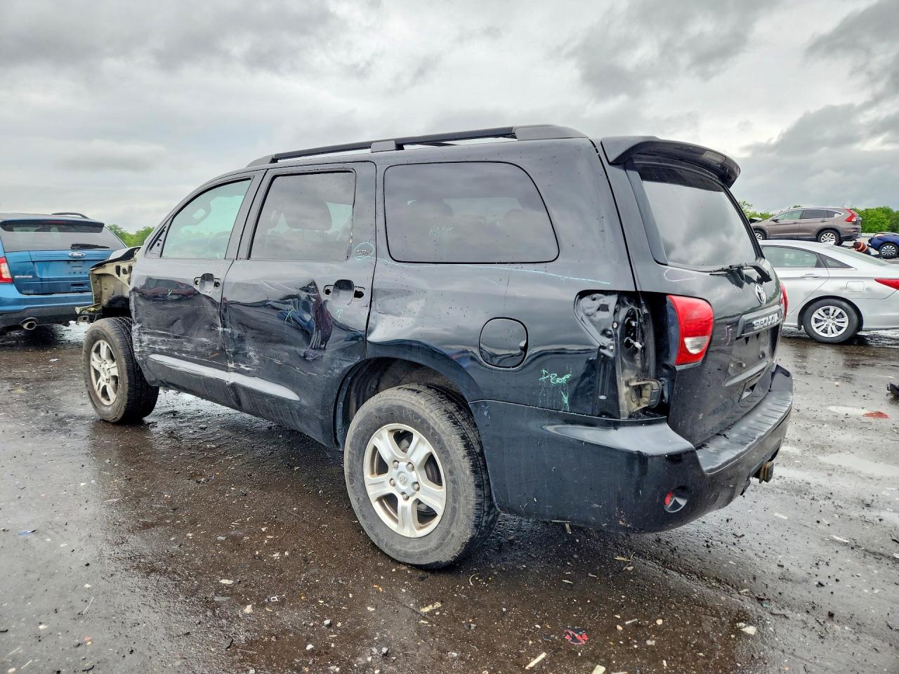 2017 TOYOTA SEQUOIA SR5 — снимка 2