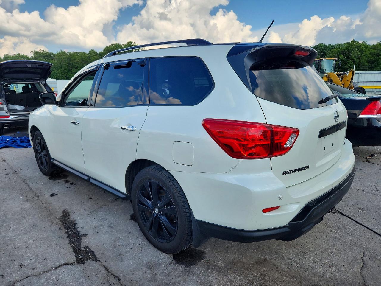 2018 NISSAN PATHFINDER SL — снимка 2