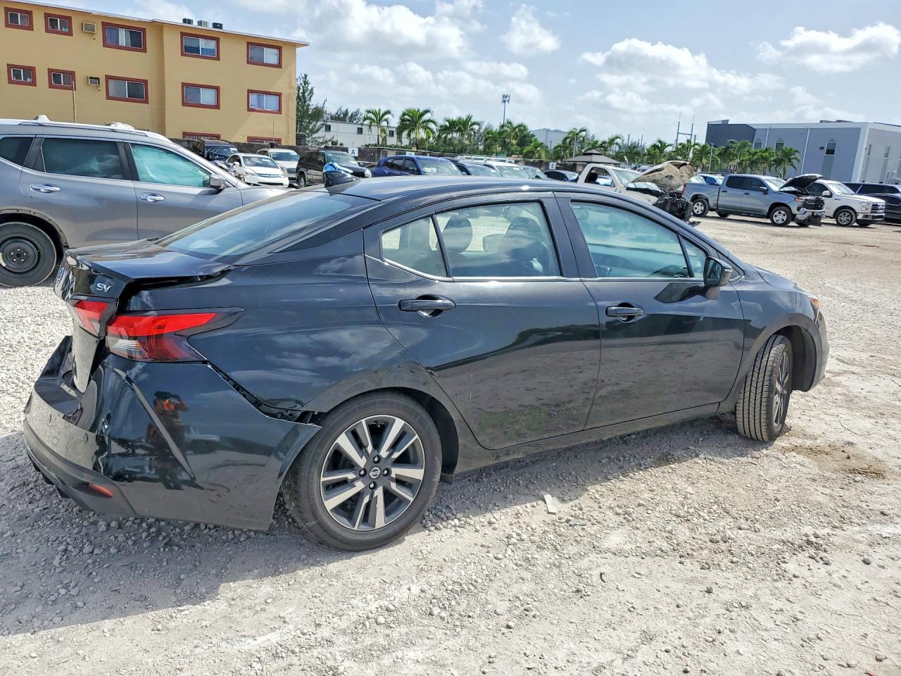2021 NISSAN VERSA SV — снимка 3