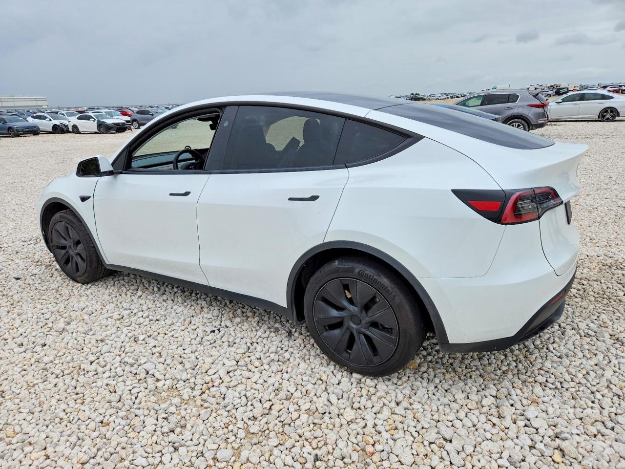 2025 TESLA MODEL Y — снимка 2