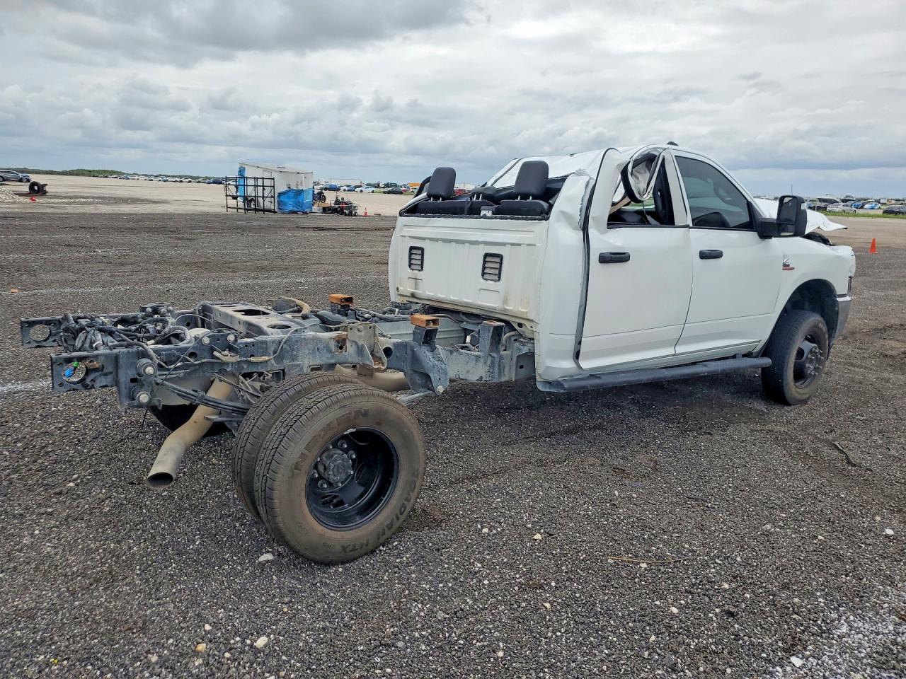 2024 RAM 3500 TRADESMAN — снимка 3