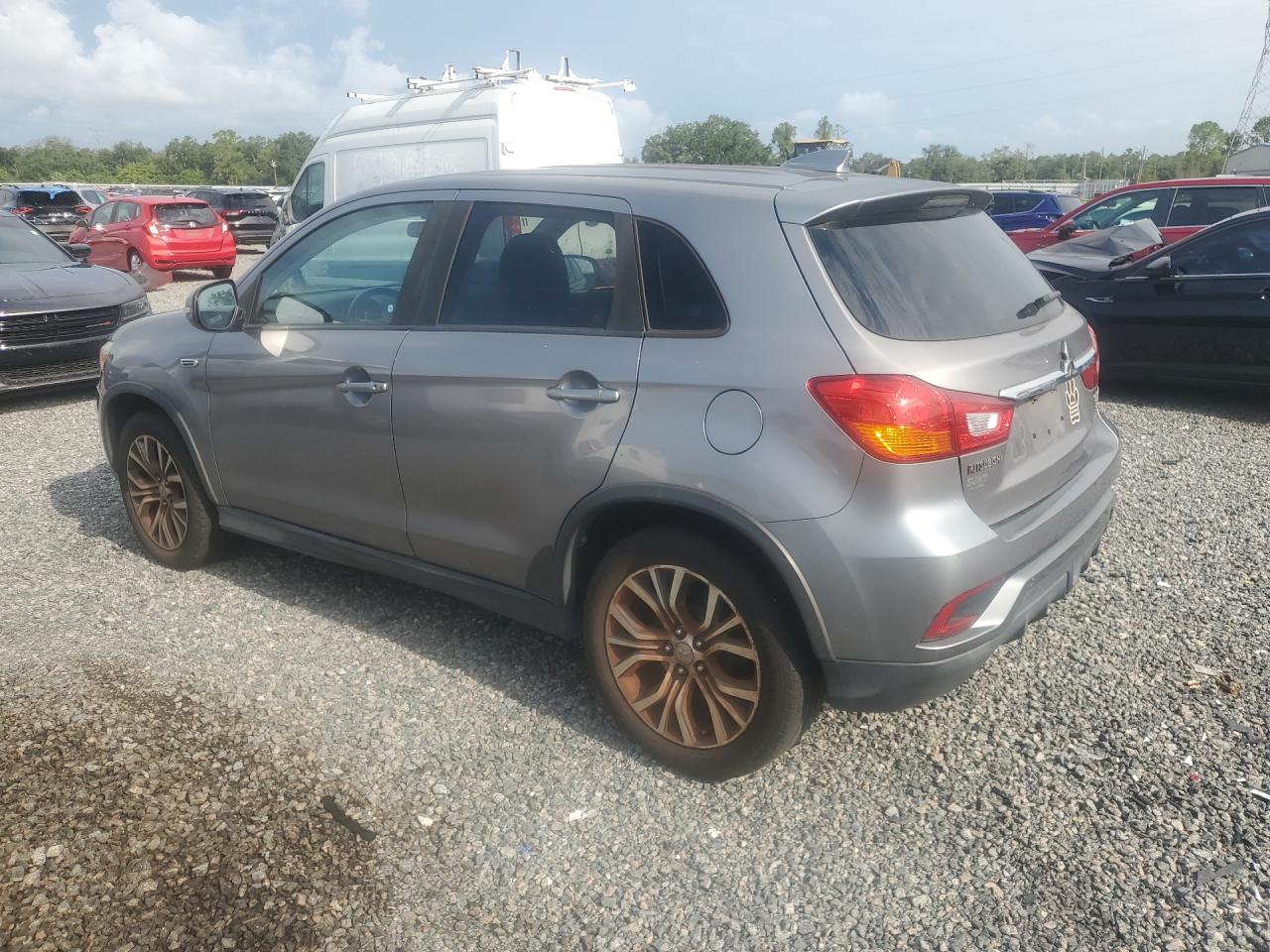 2019 MITSUBISHI OUTLANDER SPORT SE — снимка 2