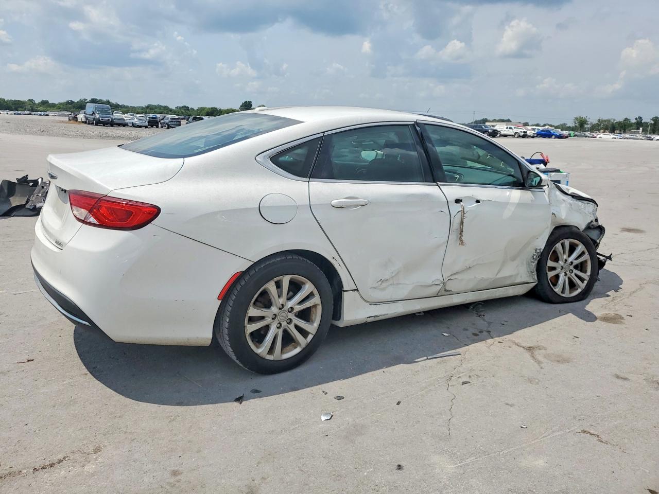 2015 CHRYSLER 200 LIMITED — снимка 3