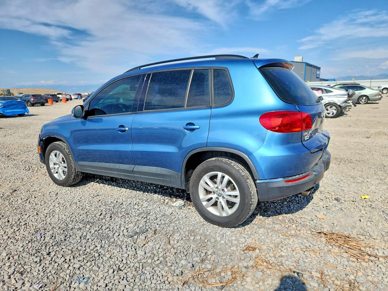2017 VOLKSWAGEN TIGUAN S — снимка 2