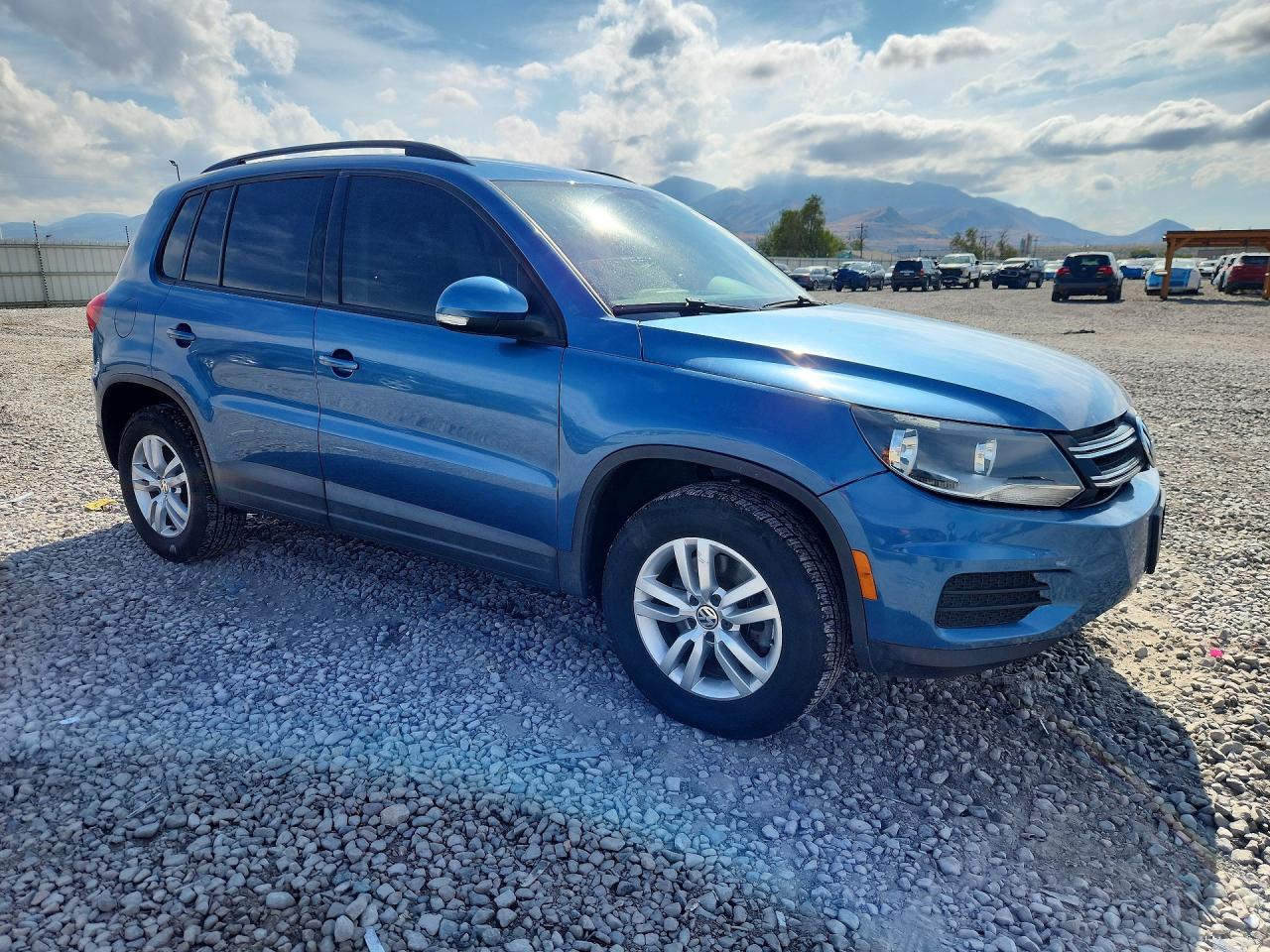 2017 VOLKSWAGEN TIGUAN S — снимка 4