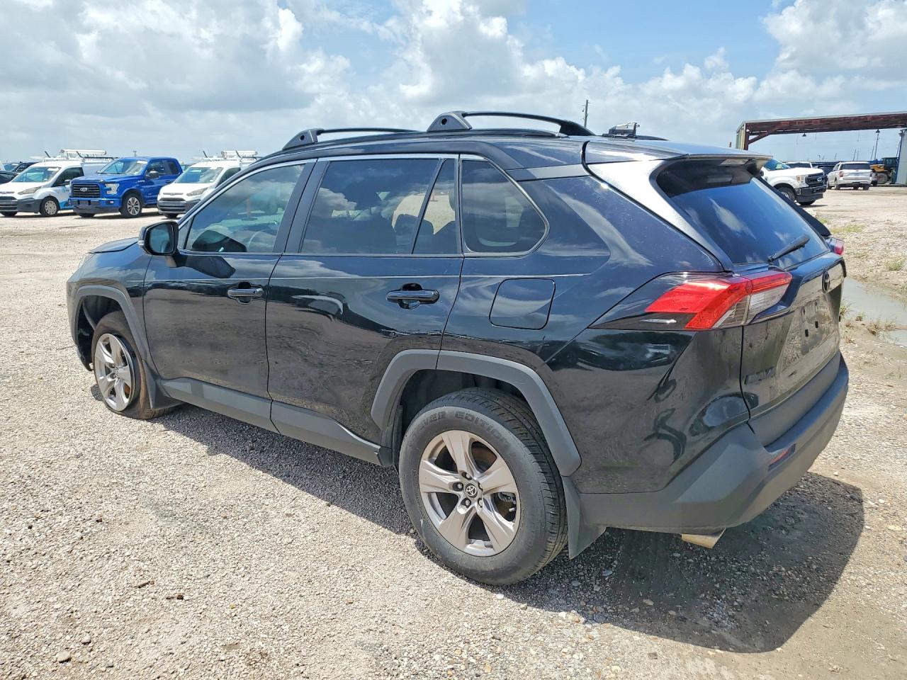2022 TOYOTA RAV4 XLE — снимка 2