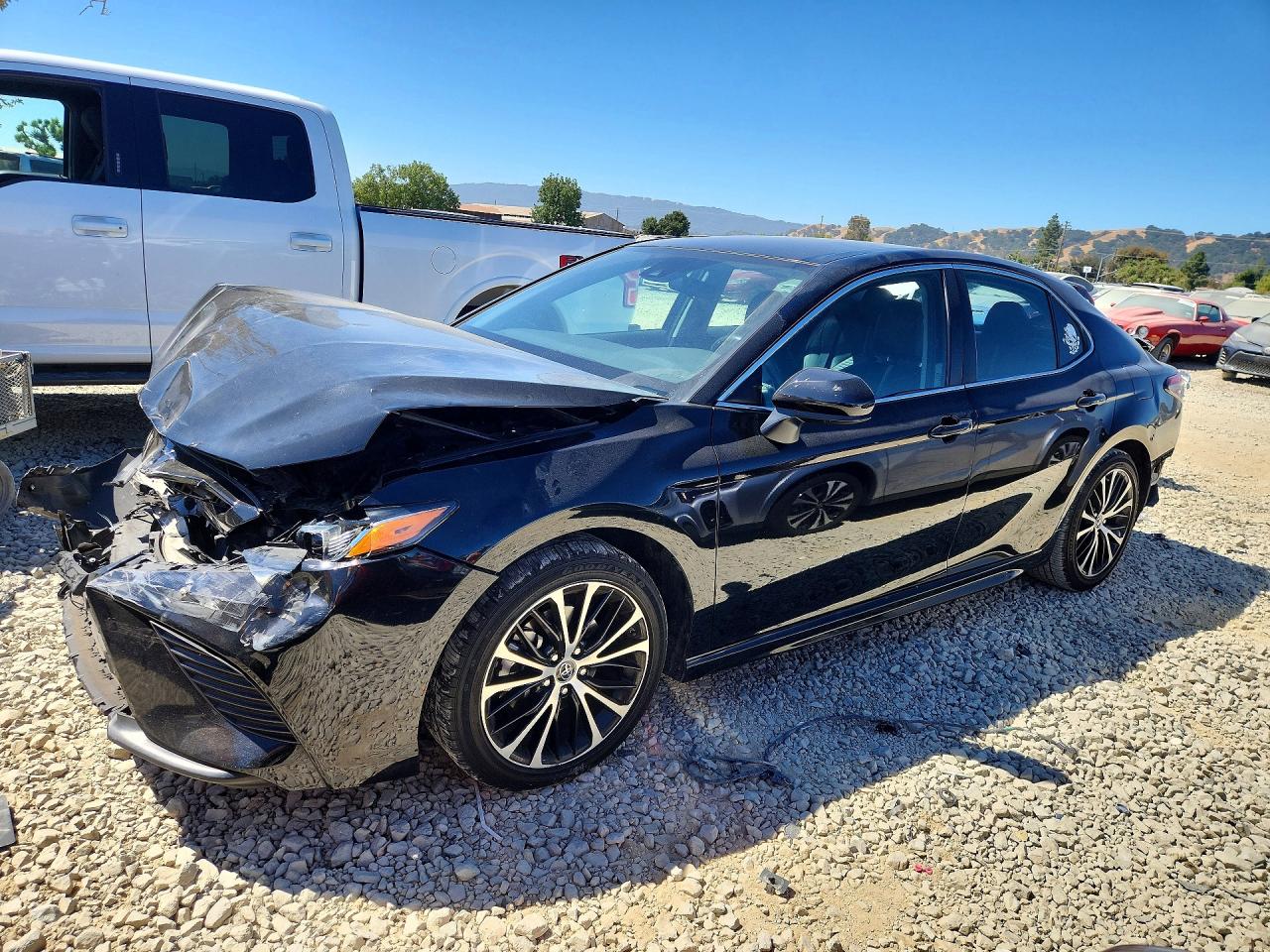2019 TOYOTA CAMRY SE