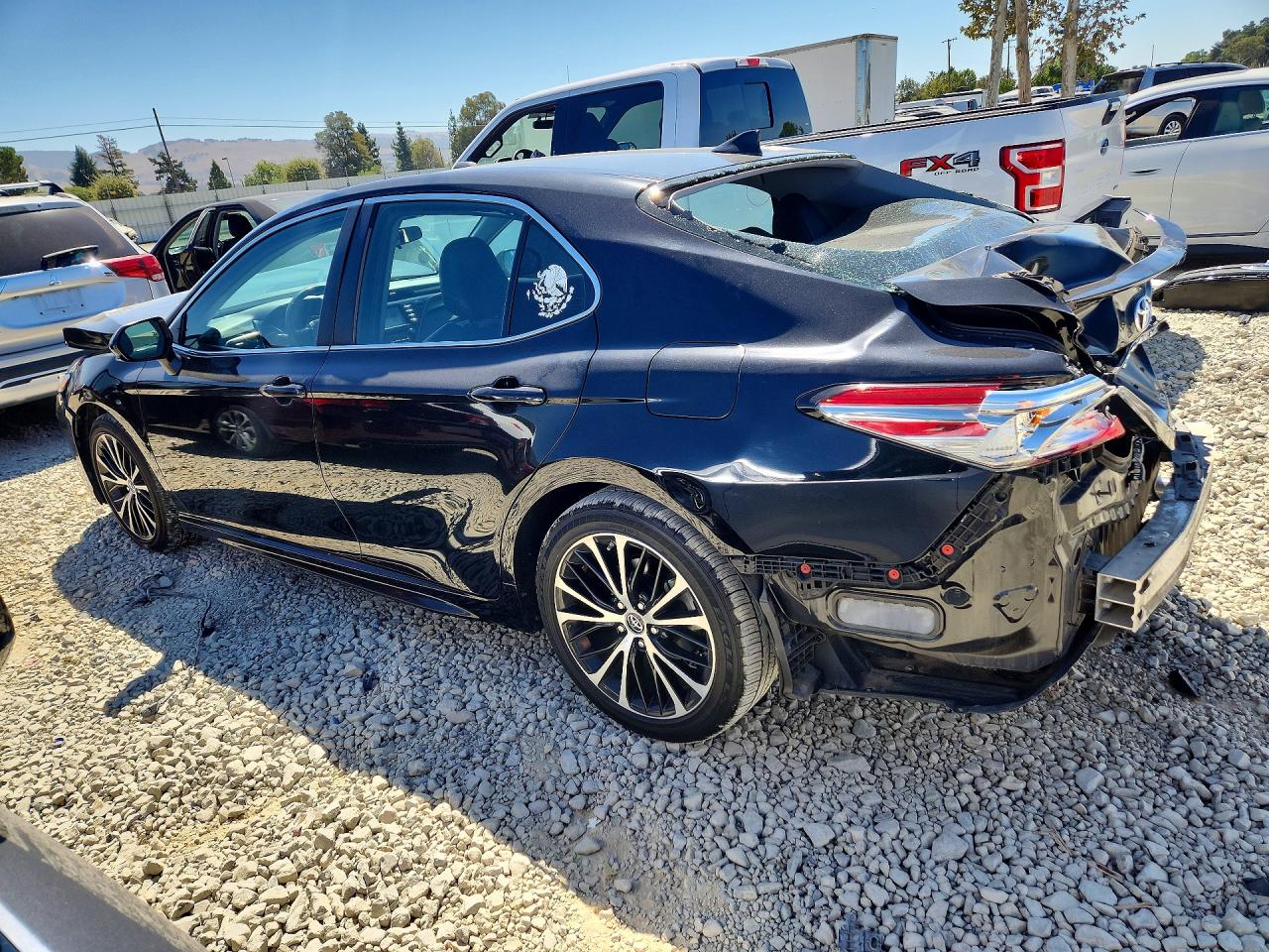 2019 TOYOTA CAMRY SE — снимка 2