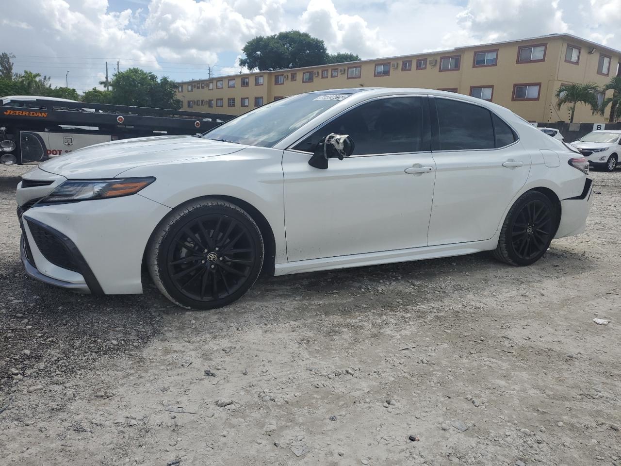 2022 TOYOTA CAMRY XSE